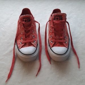 Converse All Stars Girls Pink with white flowers
